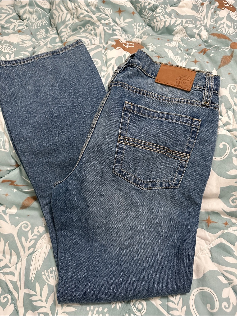 Classic Straight-Leg Men's Jeans in Medium Blue